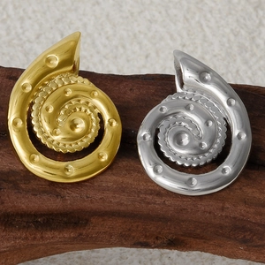 Orecchini a perno a conchiglia in acciaio 304 con finitura in oro 18k e argento