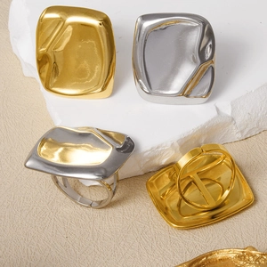 Irregular fluid metal rings in gold and silver finish with adjustable open band design