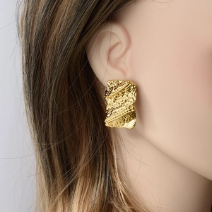 Minimalist 18K gold plated 304 stainless steel geometric stud earrings with hammered texture