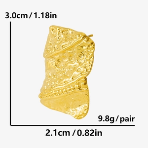 Detailed size and weight specs of golden irregular wavy earrings with hammered texture