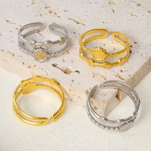 Detail of 304 stainless steel double-layered sun rings in gold and silver finish