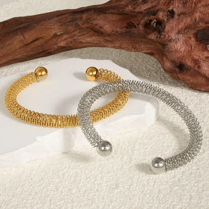 Adjustable 304 stainless steel C-shaped coil bracelet in 18k gold and silver finish