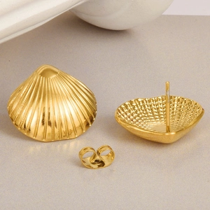 Boucles d'oreilles puces en forme de coquillage en acier inoxydable 304 doré à l'or 18k