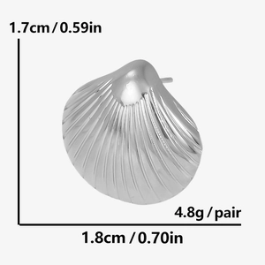 Détails des boucles d'oreilles coquillage argent avec dimensions 1.7cm x 1.8cm et poids 4.8g