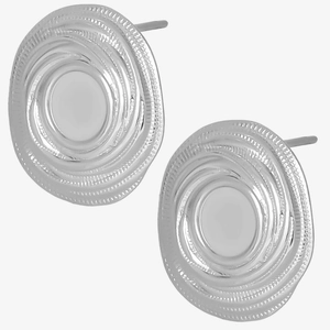 Dettaglio degli orecchini a bottone a spirale in acciaio inossidabile 304 finitura argento