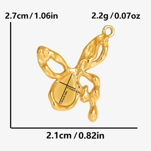 Detailed view of 304 stainless steel butterfly pendant with size measurements in cm