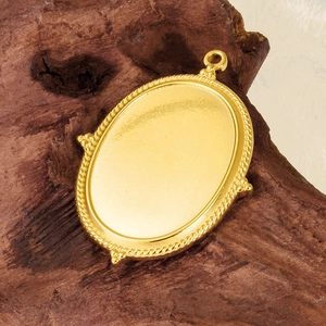 Pendentif ovale en acier 304 plaqué or 18K avec texture de corde et bordure perlée