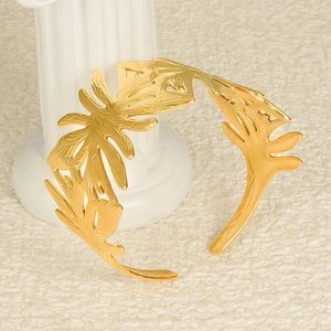 Elegant Stainless Steel Hollow Out Tropical Palm Leaf Cuff Bracelet For Women Adjustable Gold Silver Plated Jewelry