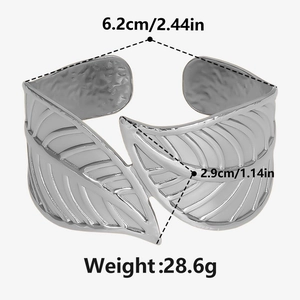 Detailed size chart showing 6.2cm diameter and 2.9cm width of silver leaf open bangle