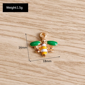 10er-Set 18mm Bienen-Anhänger aus Legierung mit grüner Emaille und goldenem Metall-Ringhaken
