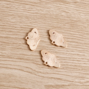 Ciondoli minimalisti a forma di cuore e pianeta in lega d'oro rosa per gioielli