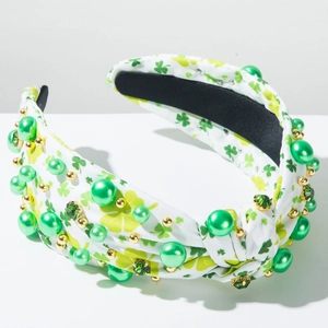 Détails du serre-tête de la Saint-Patrick avec trèfles verts, perles et cristaux brillants