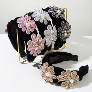 Serre-tête Baroque Large en Velours Avec Fleurs en Strass et Künstliche Perles d'Imitation Bandeau Rétro Luxueux pour Femmes