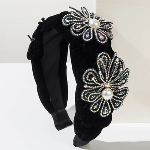 Serre-tête Baroque en velours noir orné de fleurs en strass et perles blanches