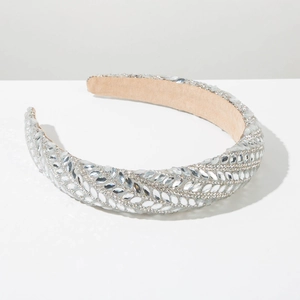 Nahaufnahme des silbernen Schwamm-Haarreifs mit Marquise-Strass und Samtfutter