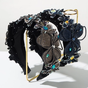 Vintage Baroque Padded Velvet Headband With Rhinestone Flower Butterfly Luxurious Inlaid Handcrafted Wedding Party Women Hair Accessory