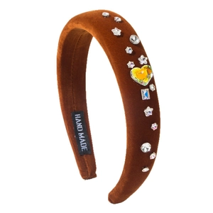 Serre-tête large en velours marron orné de strass en forme de cœur et étoile
