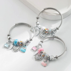 Jonc à Charmes en Acier Inoxydable Alliage Perle Artificielle Pendentif Cadenas Cœur Sac à Main Saint Valentin Bijoux en Strass pour Femme