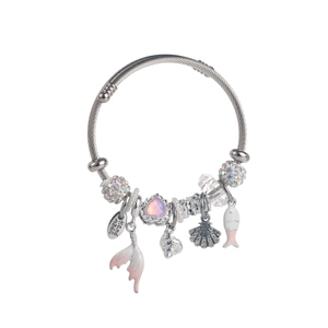 Silbernes Edelstahl-Kabelarmband mit Meeresmuschel, Meerjungfrauenschwanz und Anhängern