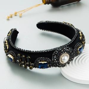Barokke brede fluwelen haarband met blauwe kristallen en parels in vintage stijl