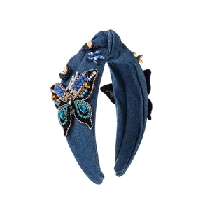 Serre-tête en jean bleu avec papillon brodé de perles et fleurs pour coiffure chic