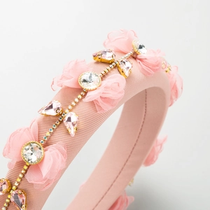 Serre-tête en tissu rose avec fleurs en mousseline et strass brillants pour femmes