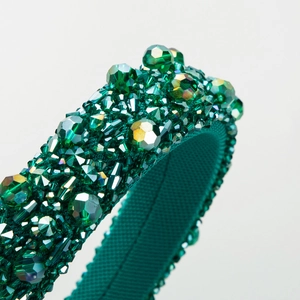 Elegant emerald green crystal sponge headband with faceted glass beads for women