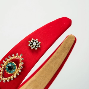 Barock-Haarreif aus rotem Satin mit Juwelen-Auge und Perlen-Kristall-Verzierung