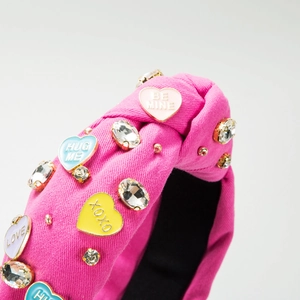 Serre-tête fuchsia noué avec breloques cœurs colorées et cristaux pour la Saint-Valentin