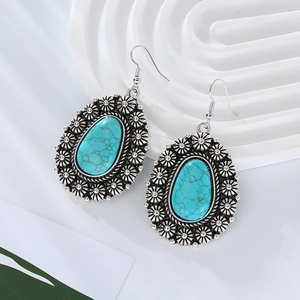 Boucles d'oreilles bohèmes en argent avec pierres turquoise et gravure florale