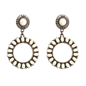 Boucles d'oreilles bohèmes vintage en bronze avec incrustations de turquoise blanche