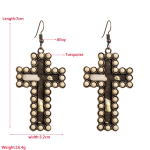 Boucles d'oreilles croix en alliage vintage avec turquoise et imprimé cuir ethnique