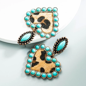 Bohemian hart oorbellen met luipaardprint, turquoise kralen en retro koperen finish