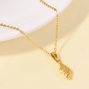 Collier Pendentif Conque en Acier Inoxydable 304 Minimaliste pour Femmes Série Océan Plaqué Or Argent Bijoux de Vacances Cadeau Été
