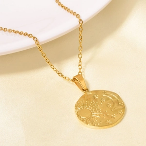 304 Stainless Steel Celestial Sun Moon Star Pendant Necklace For Women Vintage Round Plate Relief Clavicle Chain Jewelry Gift