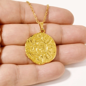 304 stainless steel sun pendant necklace with 18k gold plating and hammered texture