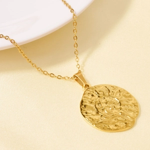Vintage 304 Stainless Steel Hammered Sun Relief Pendant Necklace For Women 18K Gold Plated Retro Geometric Round Coin Medallion Jewelry