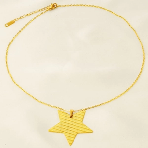 Collier minimaliste en acier inoxydable doré 18k avec pendentif étoile sur chaîne O