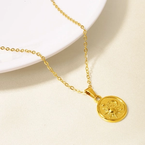 Vintage 304 Stainless Steel Sun Moon Star Pendant Necklace Minimalist 18K Gold Plated Bohemian Celestial Jewelry For Women