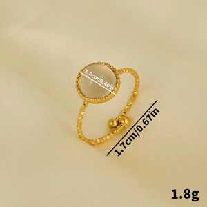 Anello in acciaio inossidabile 304 placcato oro 18K con gemma da 1cm e fascia testurizzata
