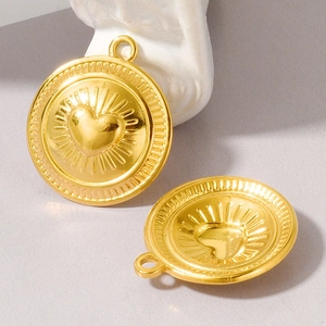 Anhänger aus 304 Edelstahl in Gold mit Herzmotiv und Strahlenstruktur für DIY Schmuck