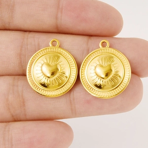 Goldene Edelstahl Herzanhänger mit Sonnenstrahlen für DIY-Schmuck und Halsketten