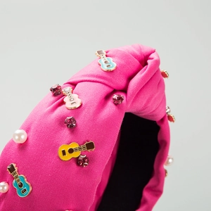 Barokke rozerode geknoopte haarband met emaille viool charms, parels en kristal