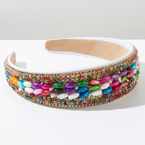 Serre-tête bohème avec perles de pierre colorées et strass sur base de tissu blanc