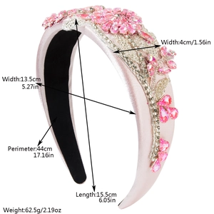 Cerchietto barocco rosa con strass floreali e ricami di perline argentate