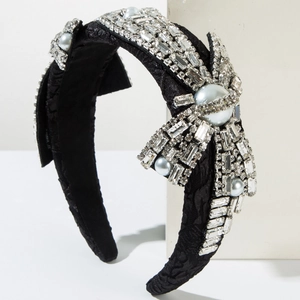 Cerchietto imbottito barocco con strass di cristallo e perle su tessuto jacquard nero