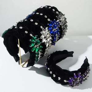 Luxury Velvet Woven Padded Headband For Women Vintage Floral Glass Rhinestone Hand Sewn Hair Hoop For Banquet Party Hair Accessory