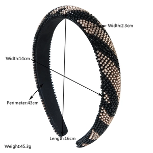 Serre-tête floral fait main avec perles or rose et base éponge noire pour femme