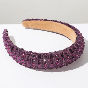 Détails du serre-tête rembourré violet avec cristaux scintillants et doublure en velours