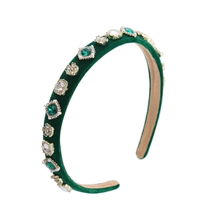 Serre-tête baroque en velours vert foncé avec strass émeraude et perles nacrées